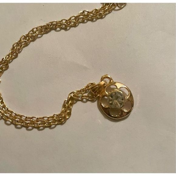 WHITE SAPPHIRE GOLD FLOWER NECKLACE - Picture 4 of 6